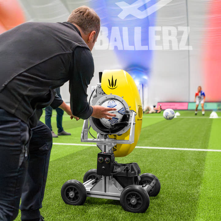 FORZA Football Ball Launcher PRO